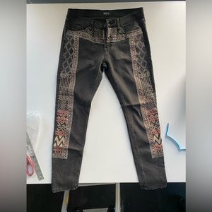 Urban Outfitters BDG Midrise Twi Ankle Jeans- size 29